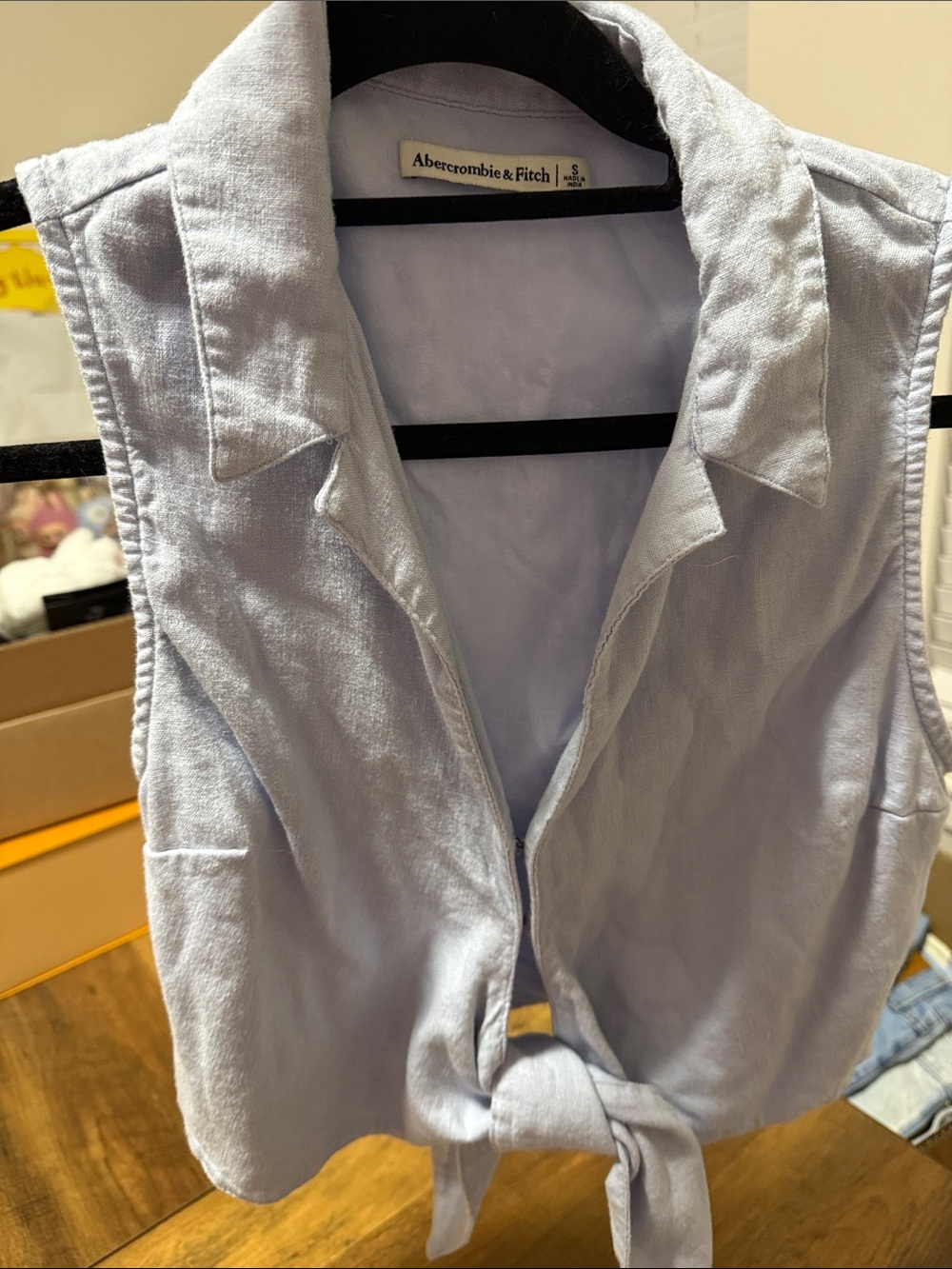 Abercrombie & Fitch Women's Pale Blue Tie-Front Sleeveless Camisole size small